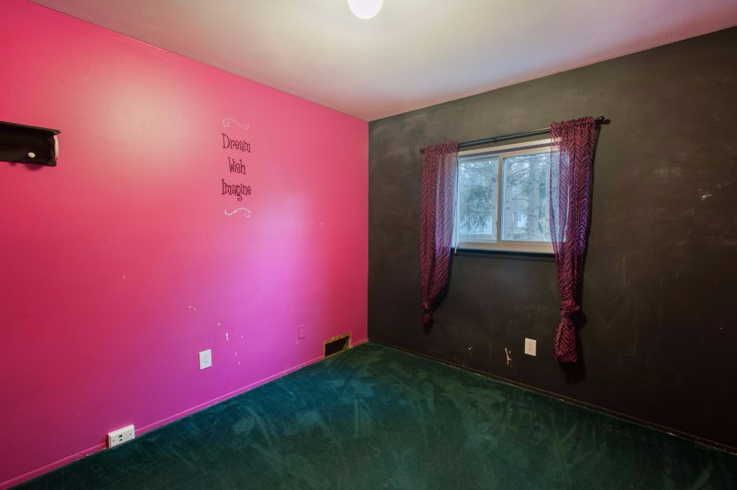 39647 John Dr, Canton Twp, MI 48187